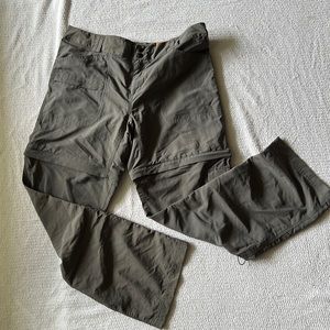 New with tag Magellan Outdoors hiking pants.  Dark gray size 14.